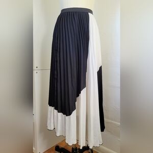 WD.NY Small Black and White Pleated Maxi Skirt